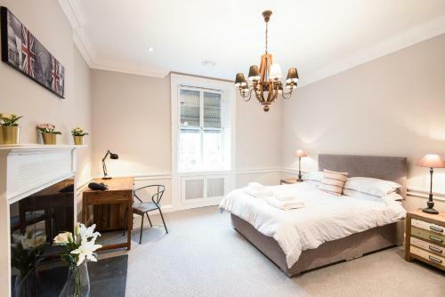 Frederick Street Apartment