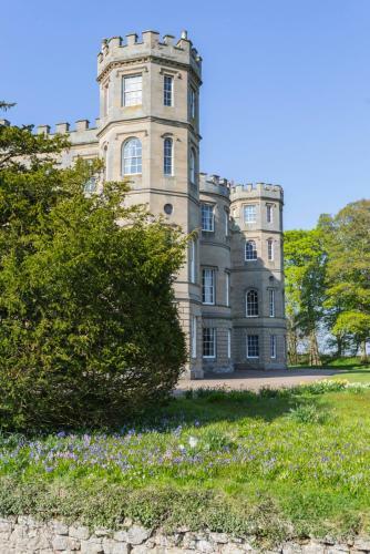 Edrom Chateau Sleeps 26 Wifi