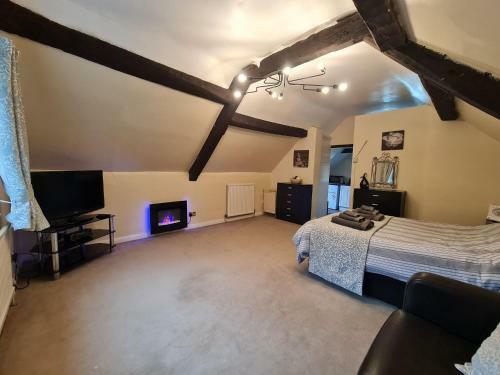 Apartamento 17th-century One Bed Studio With Parking & Garden!