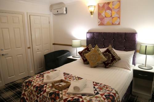 Hotel Atz&h Inn