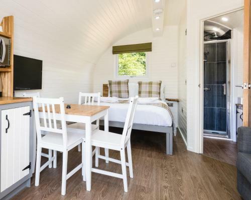 Weedingshall Lodges