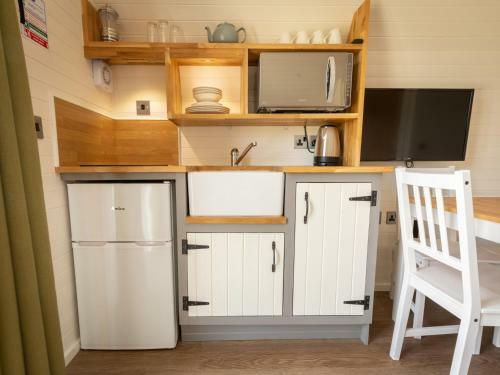 Weedingshall Lodges