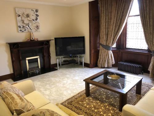 Beautiful 4-bed Villa In Glasgow