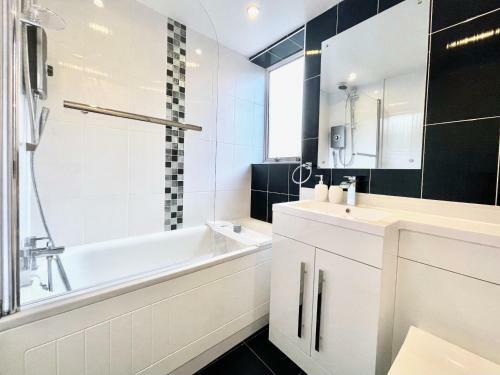 Kingsbridge Apartment