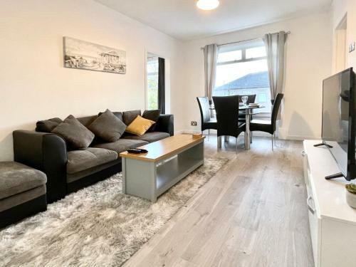 Kingsbridge Apartment