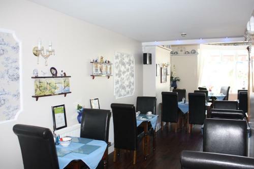 Hostal Barons Court