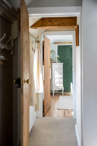 The Cottage And The Nook