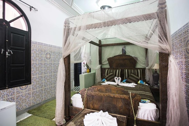 Riad Losra