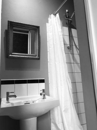 Bed & Breakfast No 11 Bistro & Rooms