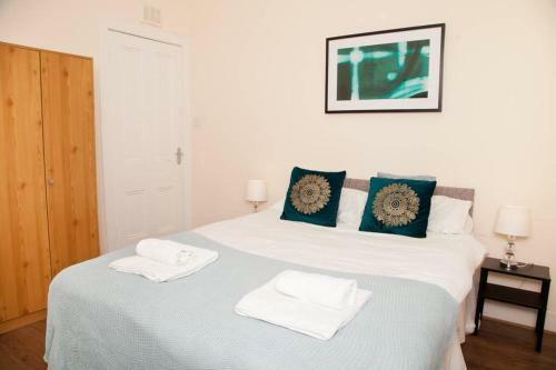 Snug - Logie Baird Apartment