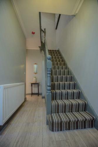 Barnston House