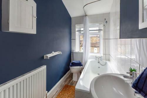 Charming 2-bed House In Huddersfield