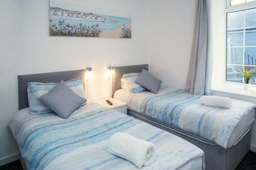 Hostal Marina View Guest House