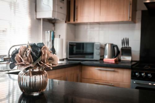 Apartamento Ideal House In Sittingbourne Parking -24-7 Checkin