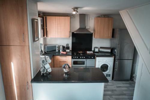 Apartamento Ideal House In Sittingbourne Parking -24-7 Checkin