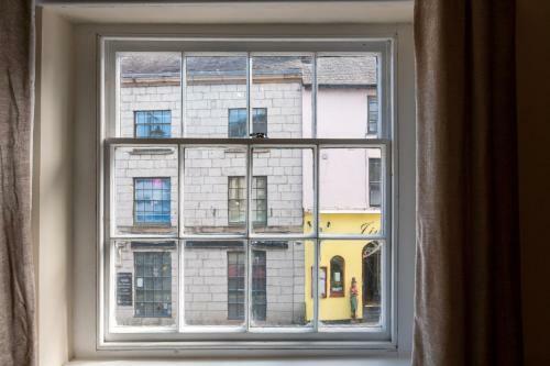 Highgate View Apartment