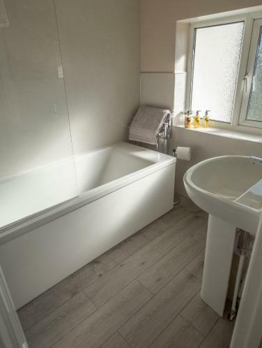Jenkin Hill Cottage Bed And Breakfast