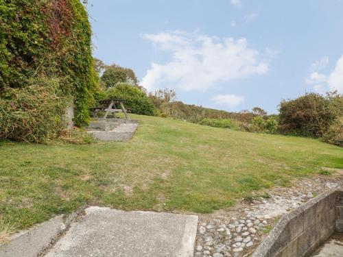 3 Thornlea Mews