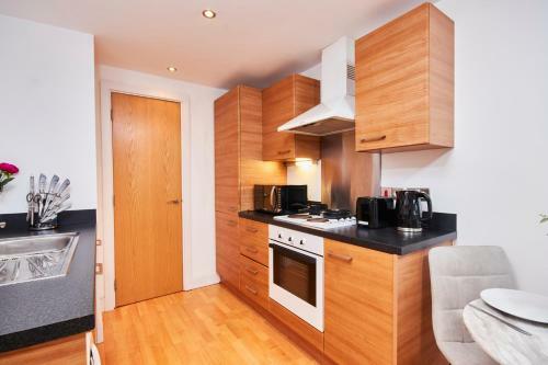 Apartamento Deluxe City Centre Apt Balcony View& Free Parking!