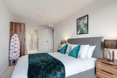 Beautiful 2 Bed 2 Bath Apartment In A Converted Mill