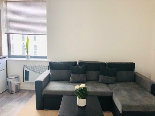 Showcase Apartments - Highcross House