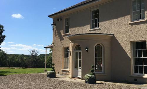 Bed & Breakfast Llwynhelig Manor