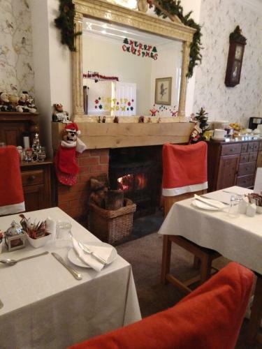 Llanwrtyd Hall B&B Angelis Holistic Retreat