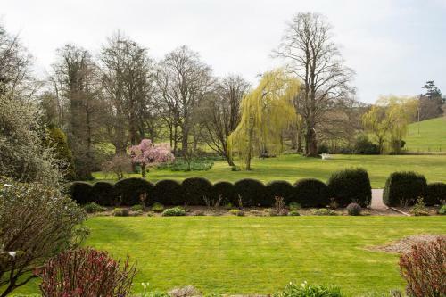 Llyswen Chateau Sleeps 18 With Wifi