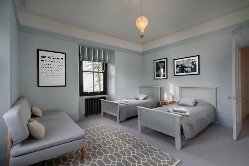 Llangoedmor Villa Sleeps 10