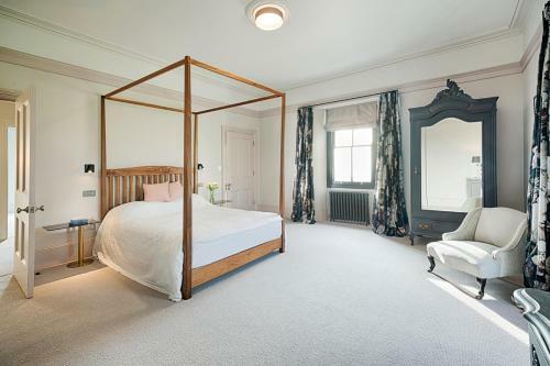 Llangoedmor Villa Sleeps 10