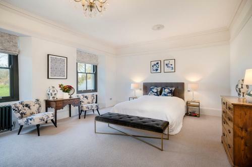 Llangoedmor Villa Sleeps 10