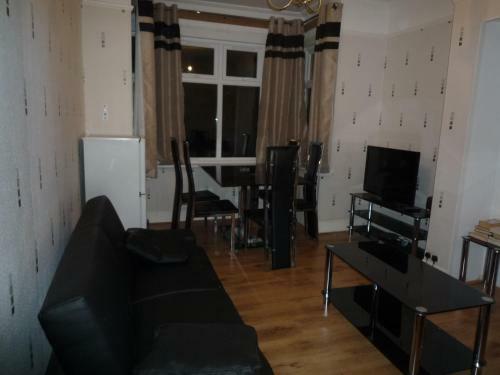 Camborne Avenue Apartment