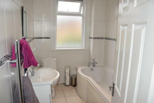 Camborne Avenue Apartment
