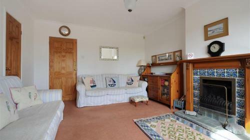 2 Kersbrook Gardens