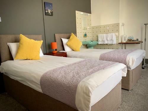 Hostal Yally Hotel