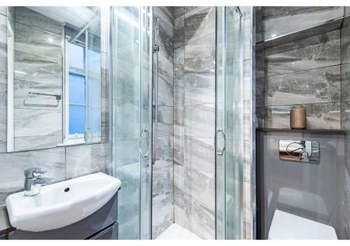 Modern Studios And Apartments, Manchester - Sk