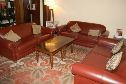 Best Western Plus Pastures Hotel