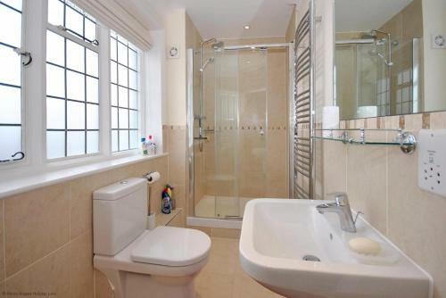 8 Angel Yard, Midhurst