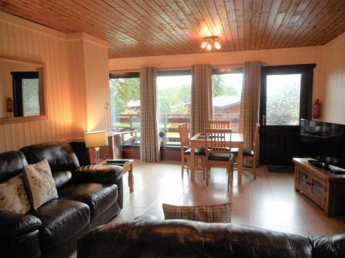 Birch Lodge 22 With Hot Tub Newton Stewart