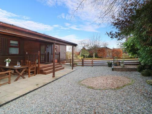 Dewbury Lodge
