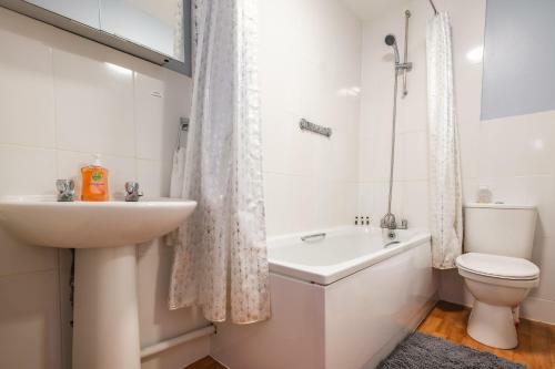 Apartamento Large Contractor House & Private Parking By Comfyworkers