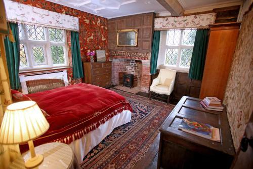 Morville Villa Sleeps 14 With Wifi