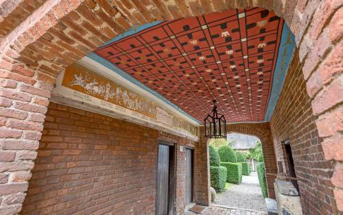 Morville Villa Sleeps 14 With Wifi