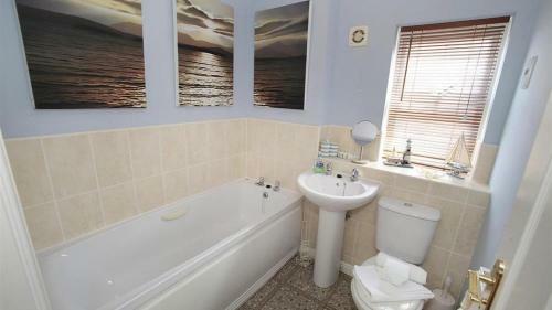 312 William Gammon Dr, Limeslade