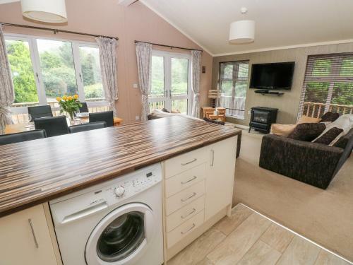 1 Hornbeam Lodge