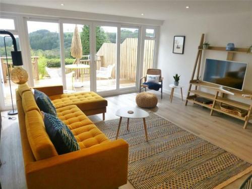Wonderful Refurbished 3-bed House Nr Saundersfoot