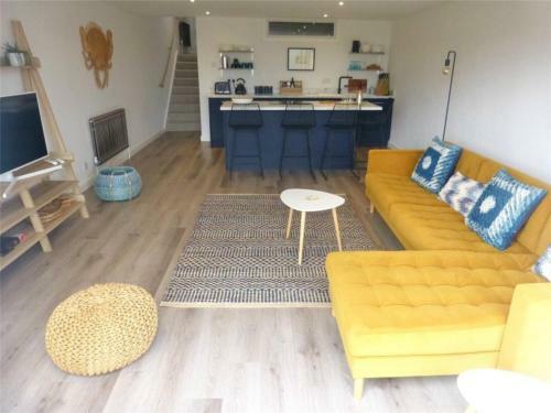 Wonderful Refurbished 3-bed House Nr Saundersfoot