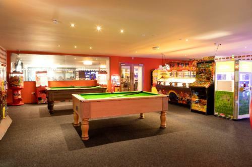Camping Pods, Marlie Holiday Park