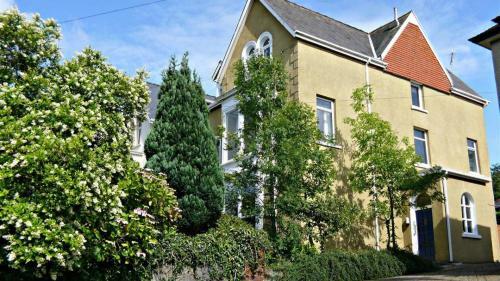 Lyndhurst Apartment, Langland