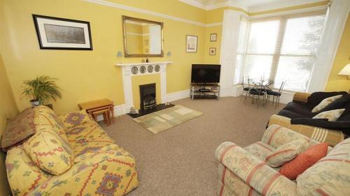Lyndhurst Apartment, Langland